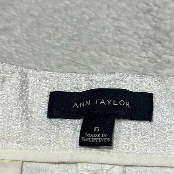 Ann Taylor | size 6 | white dress shorts - Picture 6 of 8